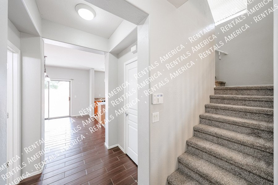 3 bedroom 2.5 bath home in Gilbert property image