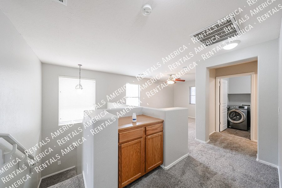 3 bedroom 2.5 bath home in Gilbert property image