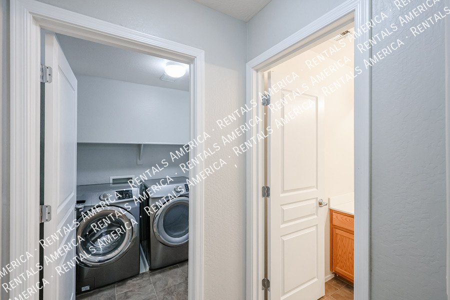 3 bedroom 2.5 bath home in Gilbert property image
