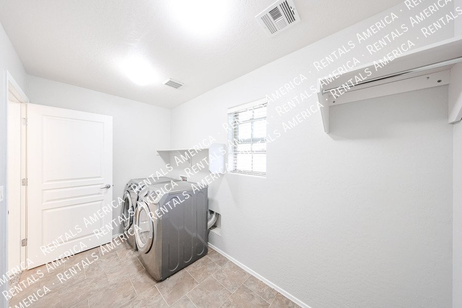 3 bedroom 2.5 bath home in Gilbert property image