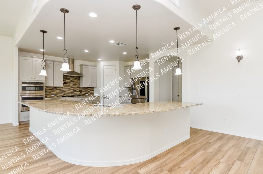 Beautiful Home in Corona de Tucson! property image