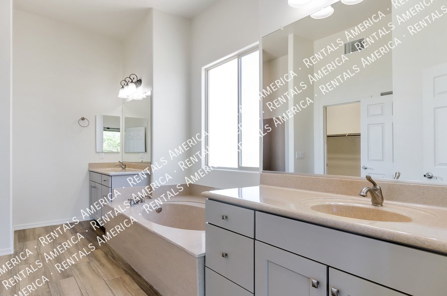 Beautiful Home in Corona de Tucson! property image