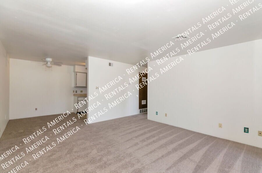 Large 1 bedroom condo property image