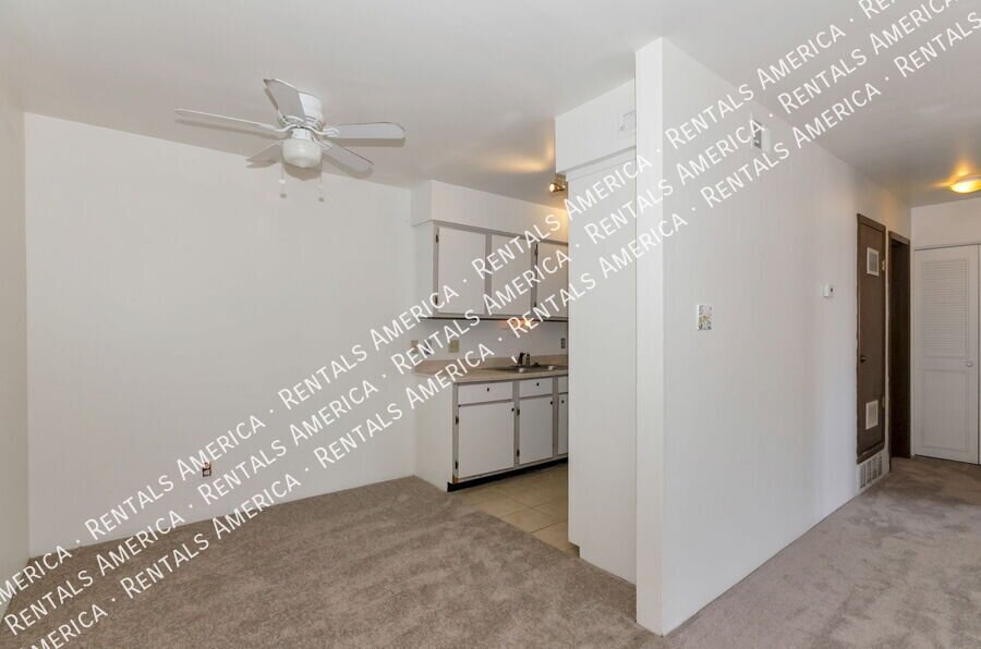 Large 1 bedroom condo property image