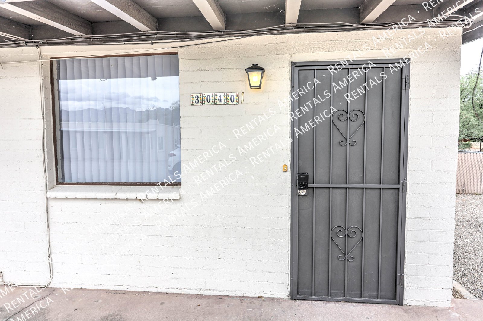 Spacious 2BD/1BA Home in Central Tucson  with  Fenced in Yard! property image