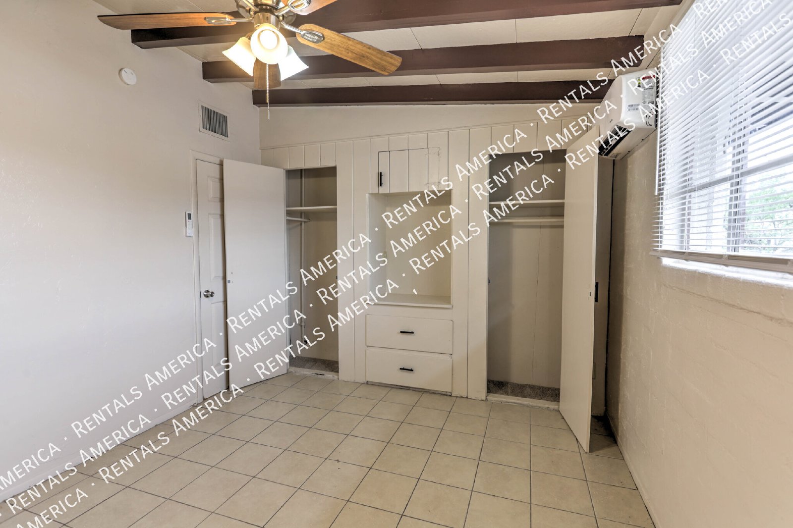 Spacious 2BD/1BA Home in Central Tucson  with  Fenced in Yard! property image