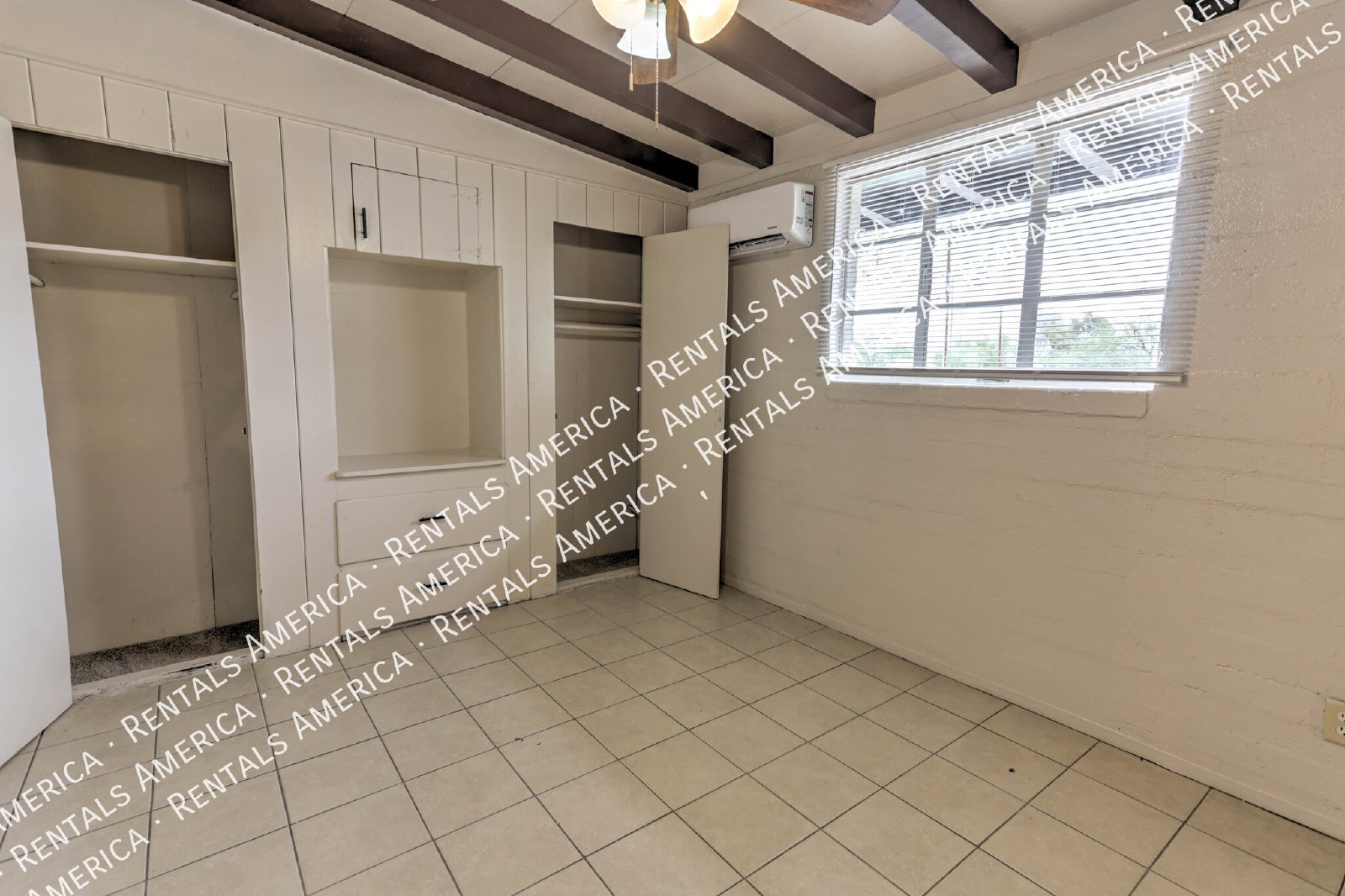 Spacious 2BD/1BA Home in Central Tucson  with  Fenced in Yard! property image