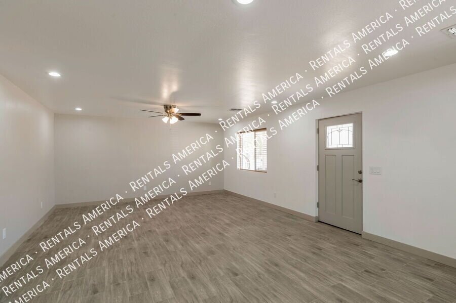 *4 weeks free rent with a signed 12-month lease* property image