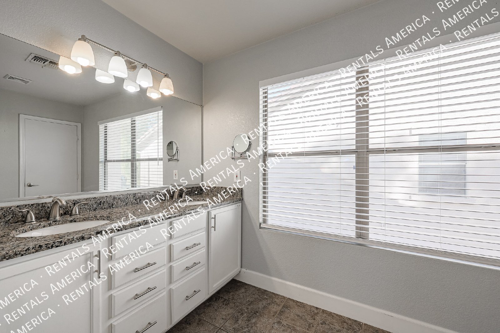 3668 E Orchid Ln property image