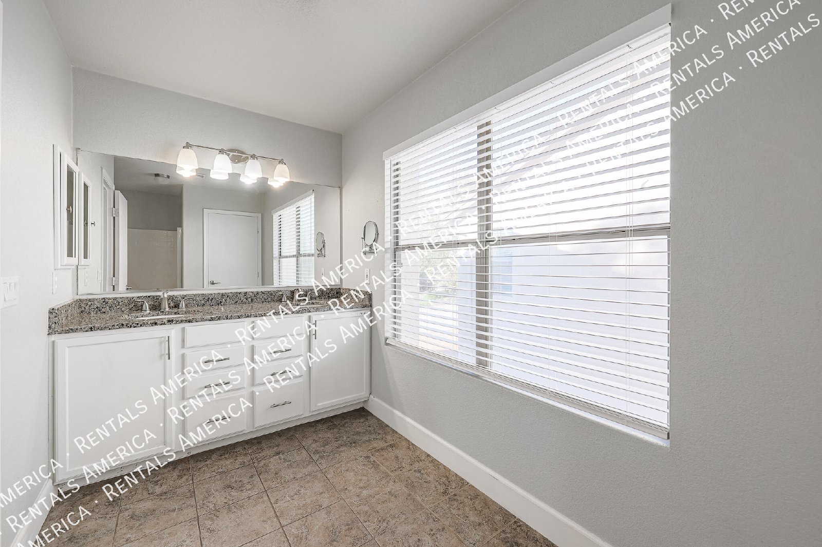 3668 E Orchid Ln property image