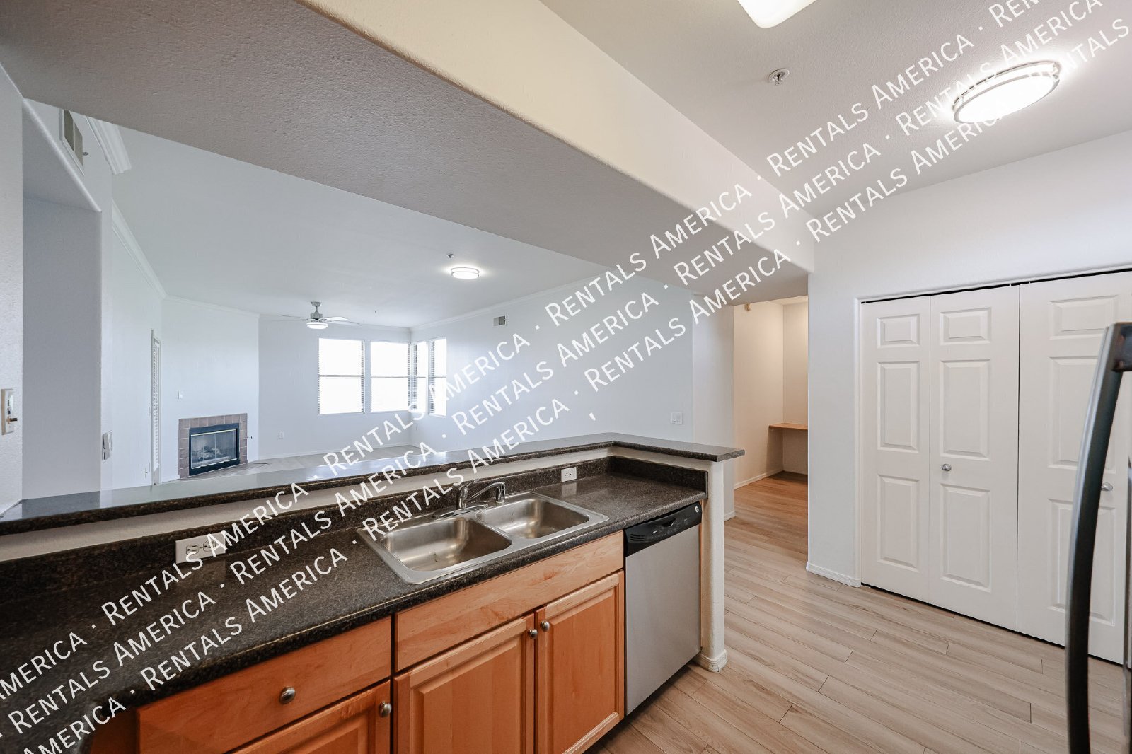 Scottsdale Greyhawk 2 BR/2 BA Condo w/ 1-car garage property image