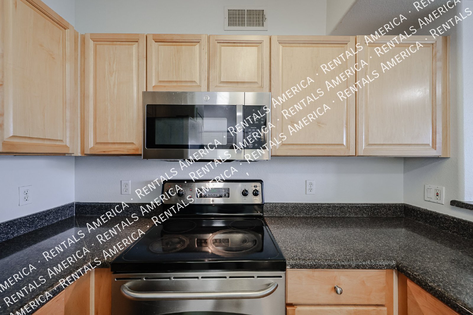 Scottsdale Greyhawk 2 BR/2 BA Condo w/ 1-car garage property image