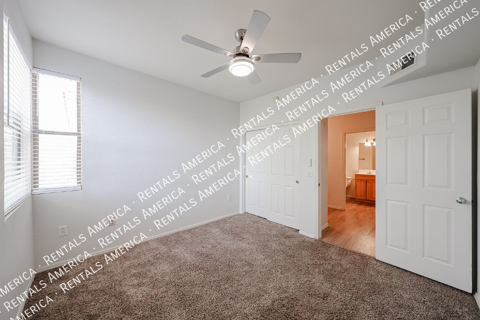 Scottsdale Greyhawk 2 BR/2 BA Condo w/ 1-car garage property image