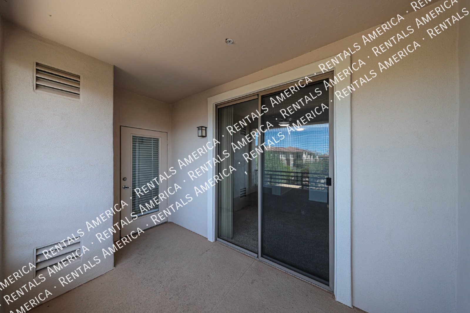 Scottsdale Greyhawk 2 BR/2 BA Condo w/ 1-car garage property image