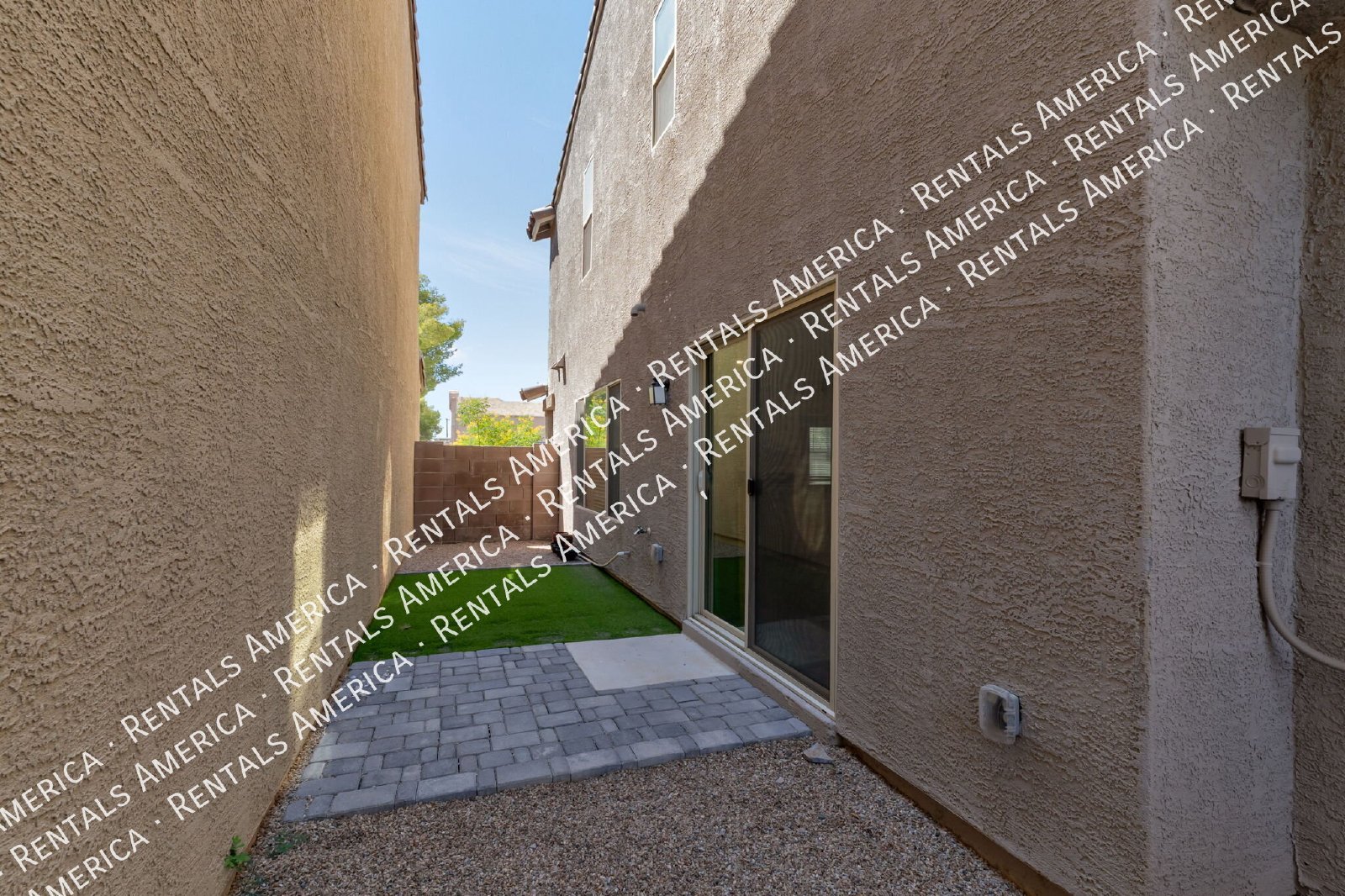 $300 off! Near U of A, Banner, shopping, dining property image