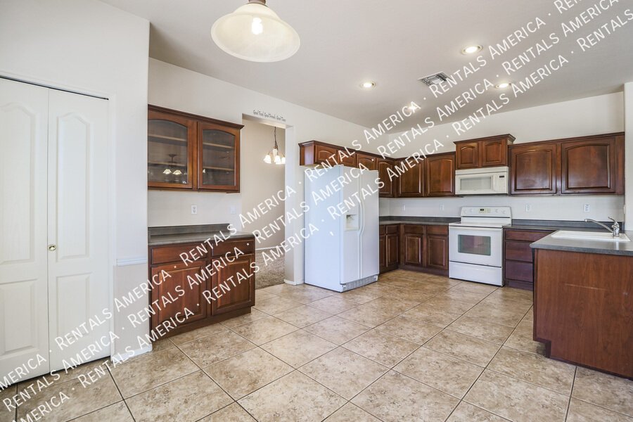 Beautiful 4-Bedroom Home with Private Pool property image