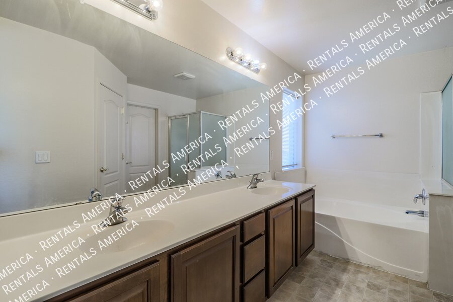 Beautiful 4-Bedroom Home with Private Pool property image