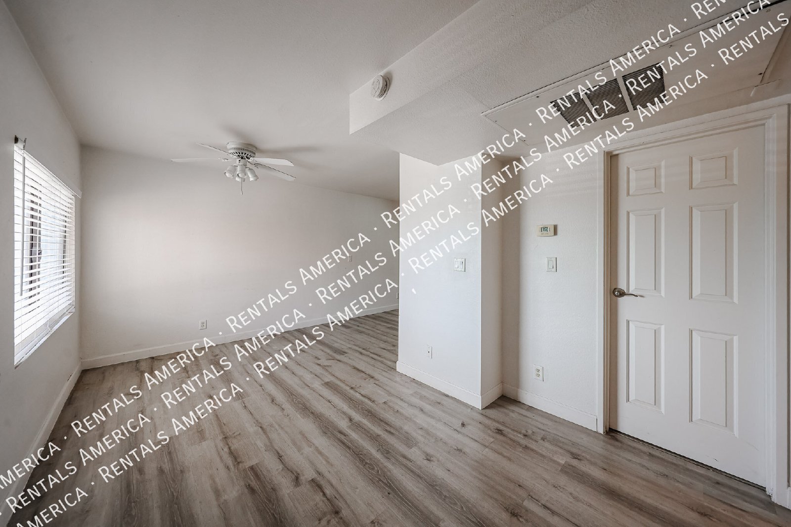 1 bedroom with washer and dryer! property image