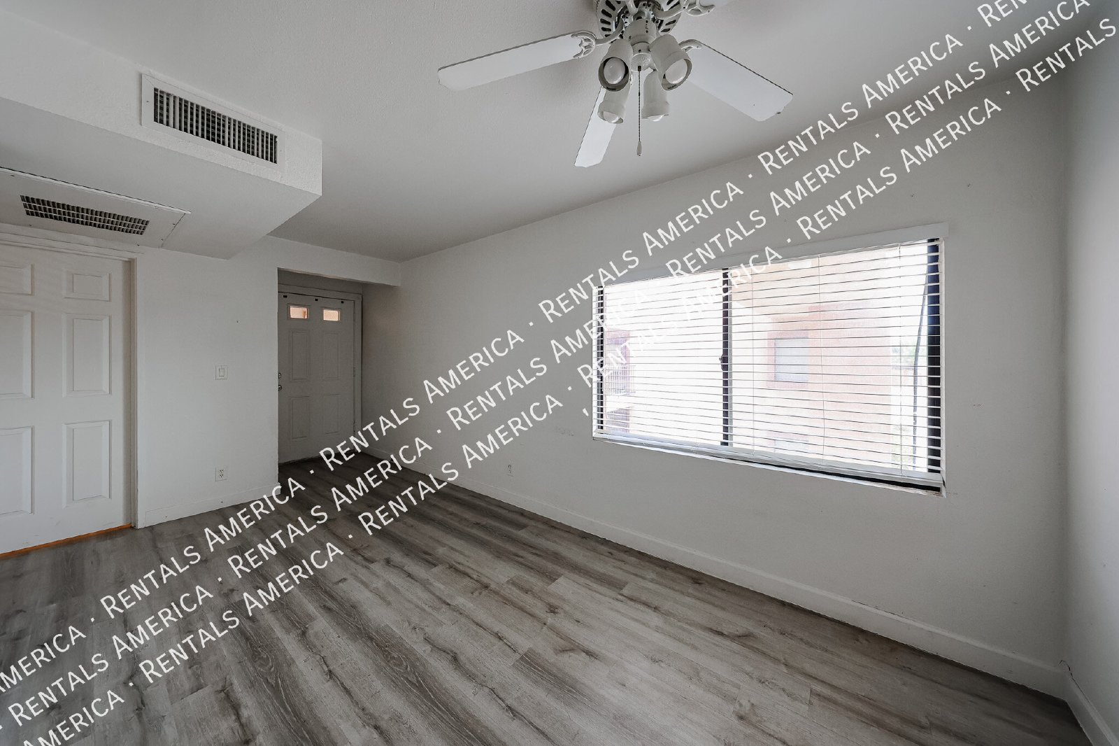 1 bedroom with washer and dryer! property image