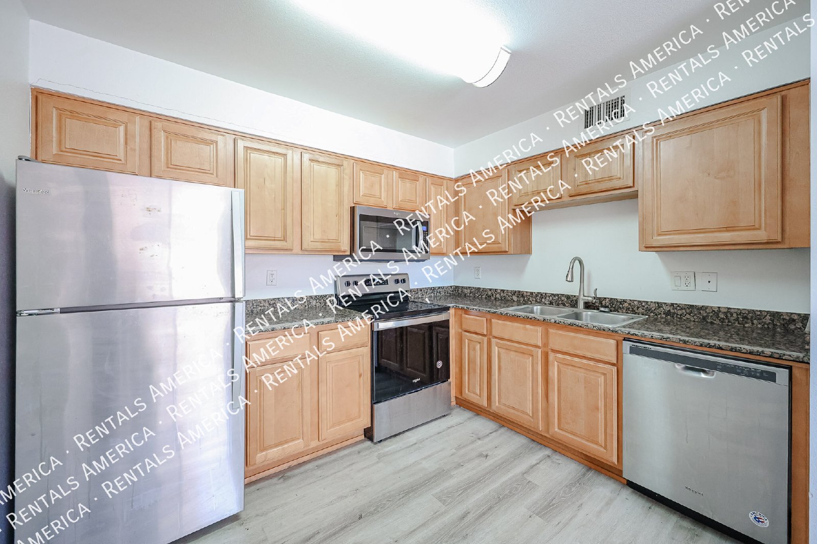 1 bedroom with washer and dryer! property image