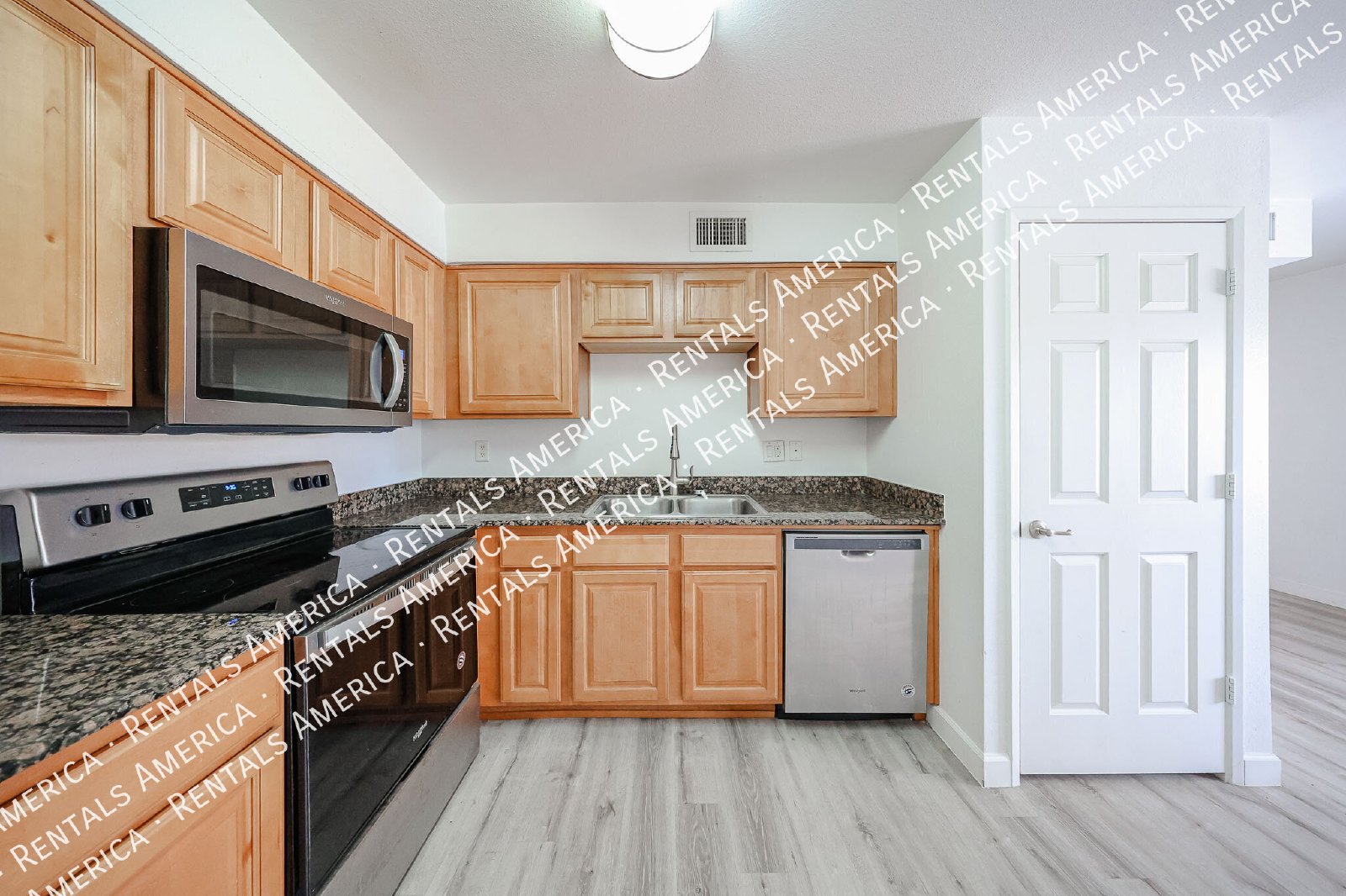 1 bedroom with washer and dryer! property image