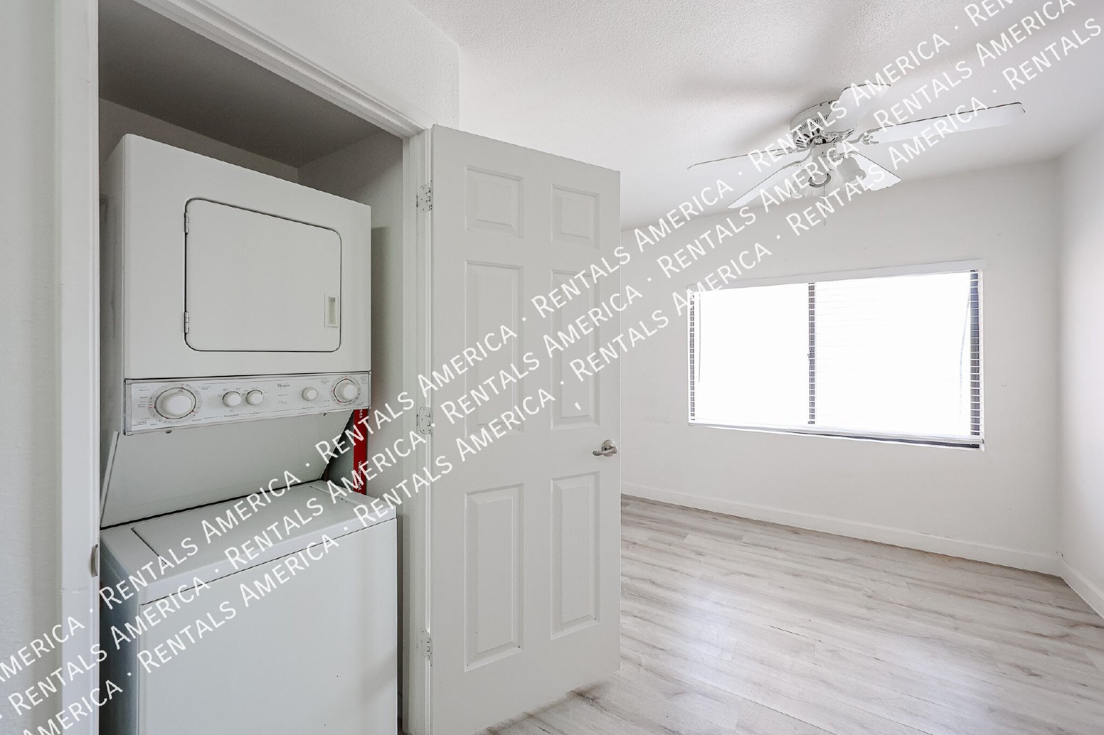 1 bedroom with washer and dryer! property image