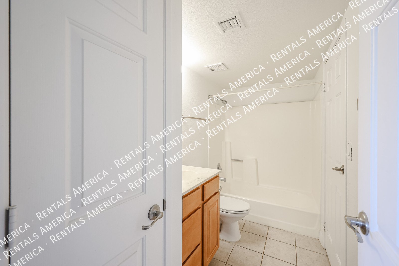 1 bedroom with washer and dryer! property image