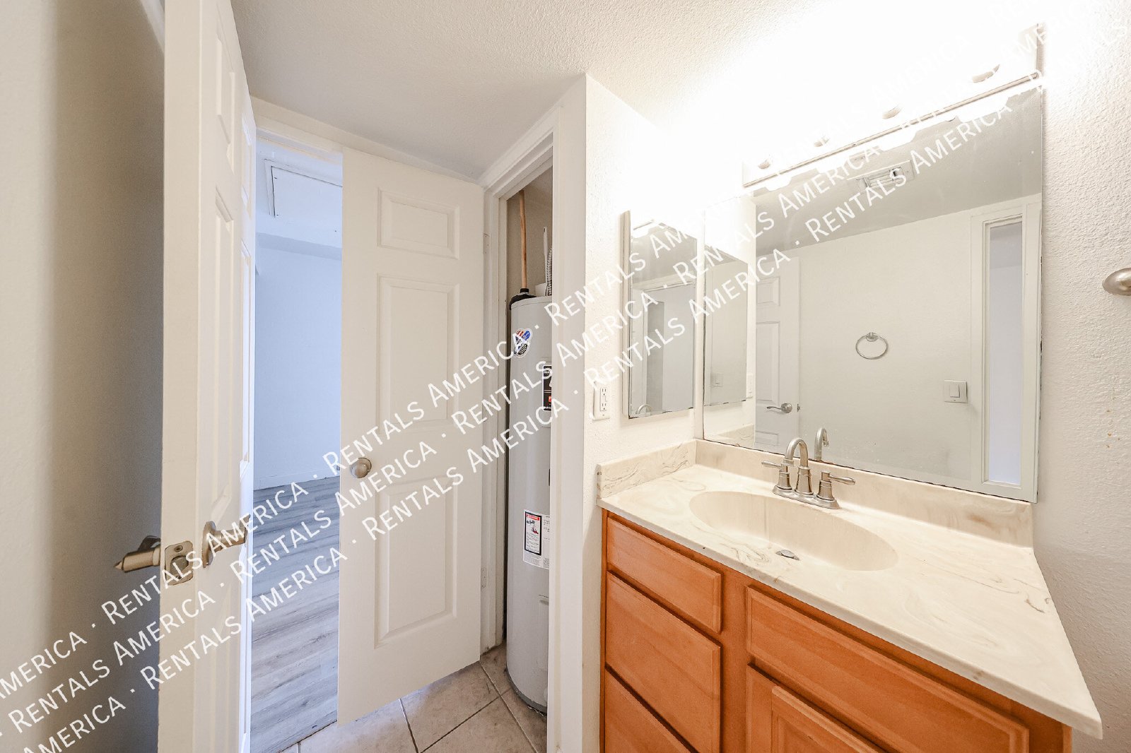 1 bedroom with washer and dryer! property image