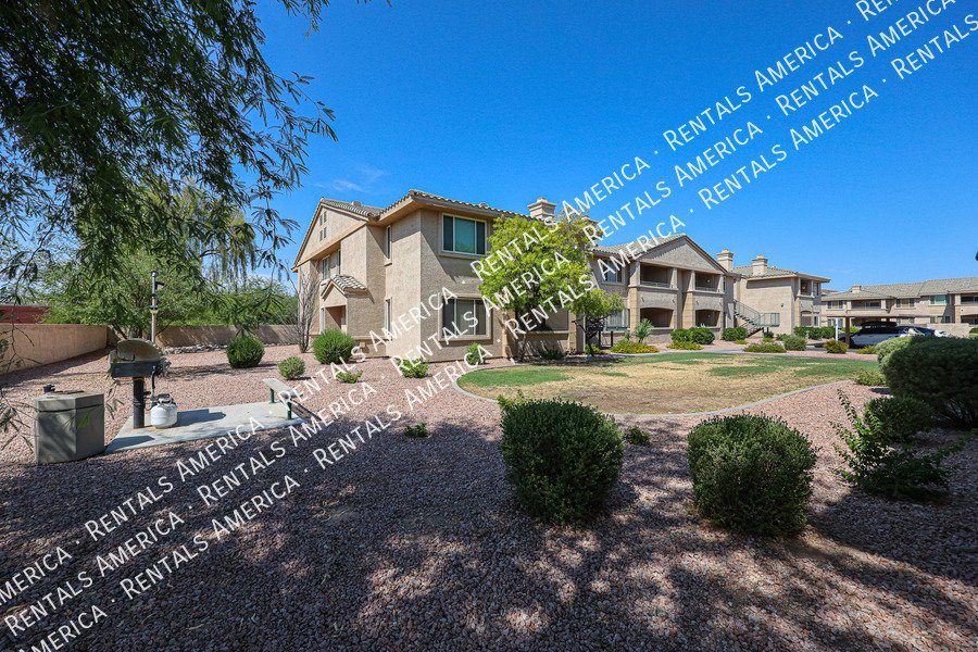 Beautiful 1 bed 1 bath property image