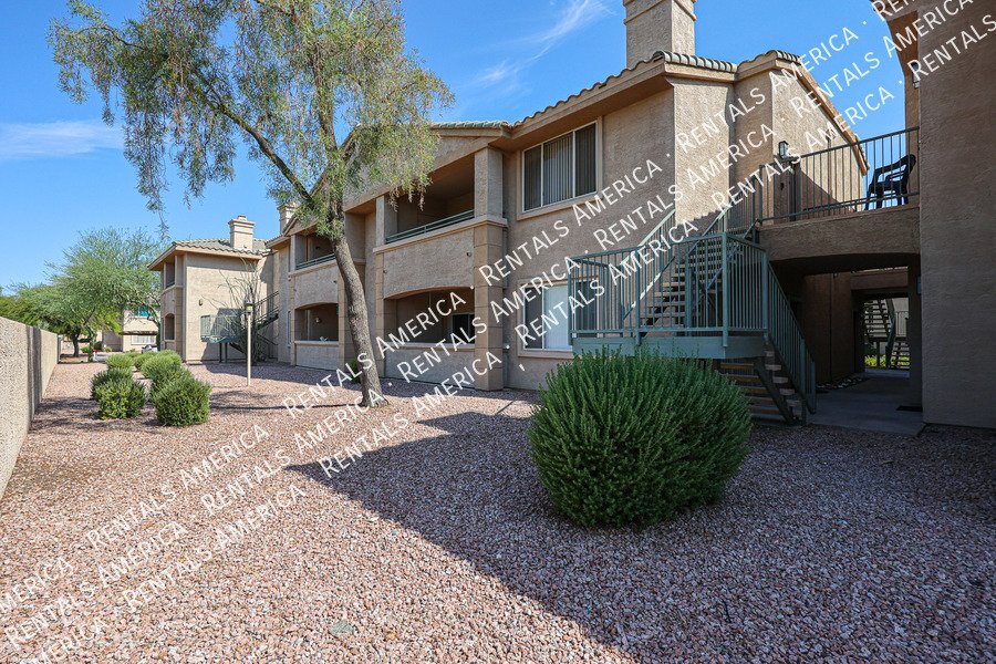 Beautiful 1 bed 1 bath property image