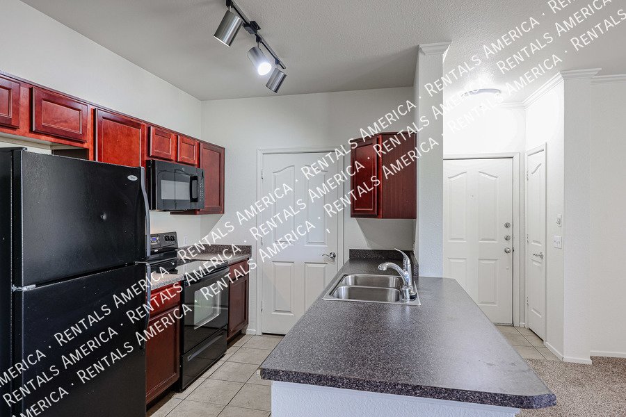 Beautiful 1 bed 1 bath property image