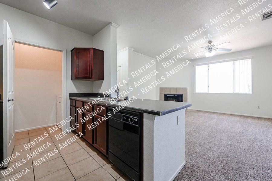 Beautiful 1 bed 1 bath property image