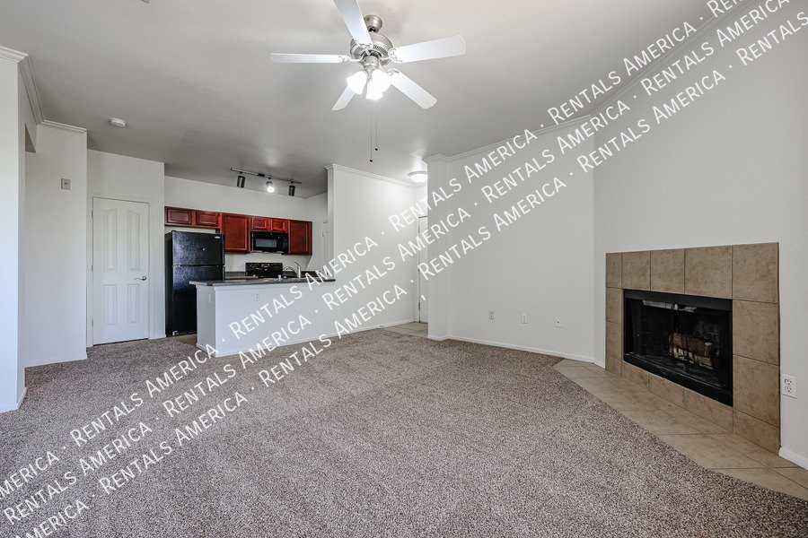 Beautiful 1 bed 1 bath property image
