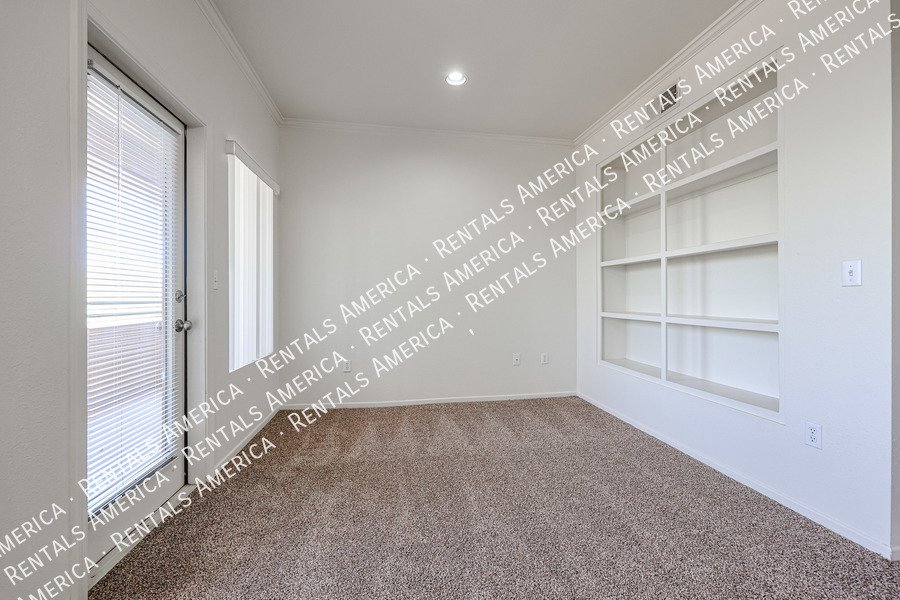 Beautiful 1 bed 1 bath property image