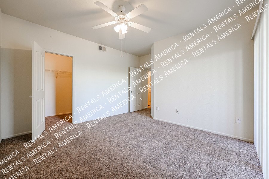 Beautiful 1 bed 1 bath property image