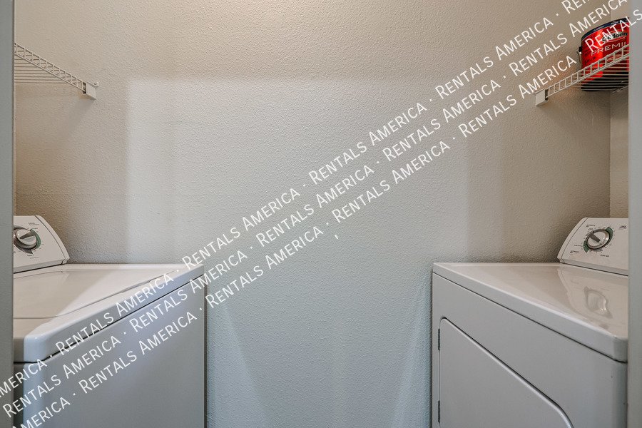 Beautiful 1 bed 1 bath property image