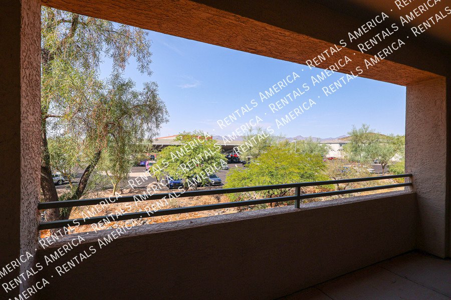 Beautiful 1 bed 1 bath property image
