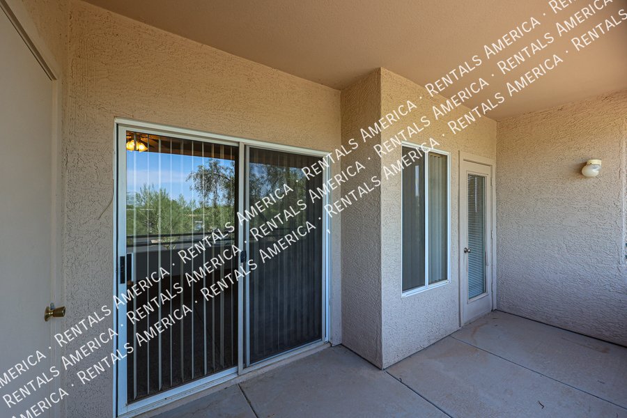 Beautiful 1 bed 1 bath property image