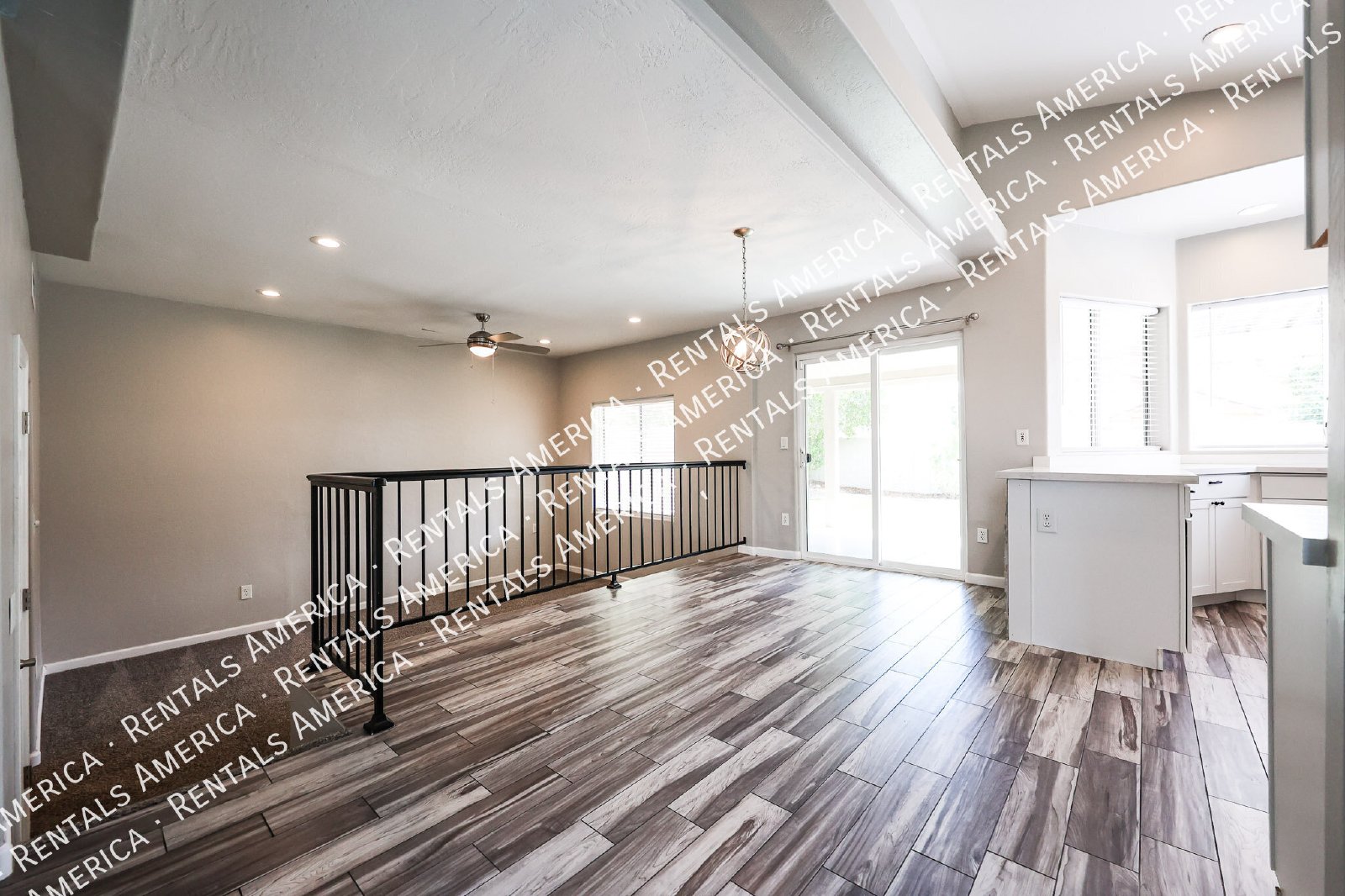 Spacious 3-Bedroom Corner Unit in Convenient East Mesa Location! property image