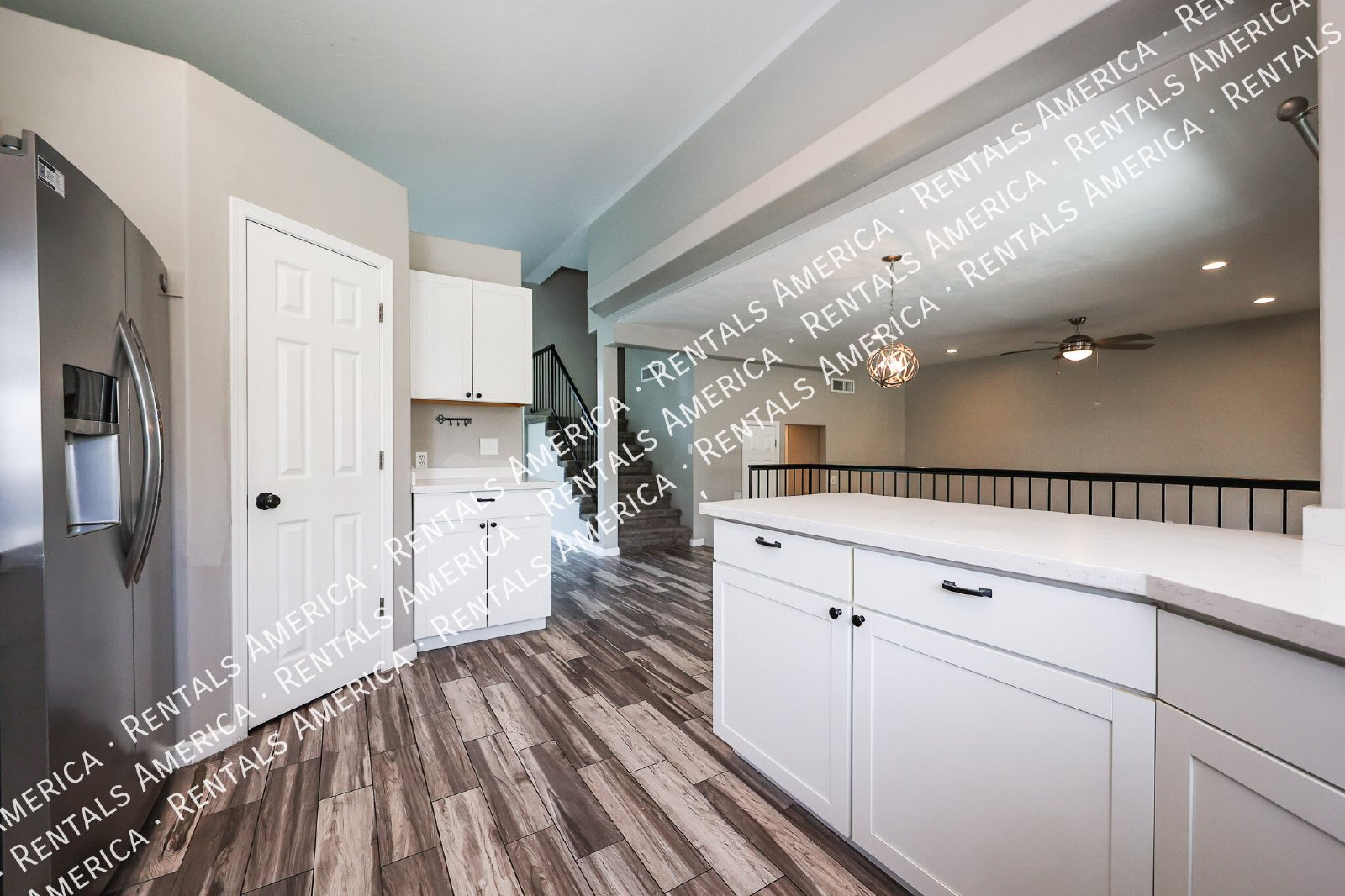 Spacious 3-Bedroom Corner Unit in Convenient East Mesa Location! property image