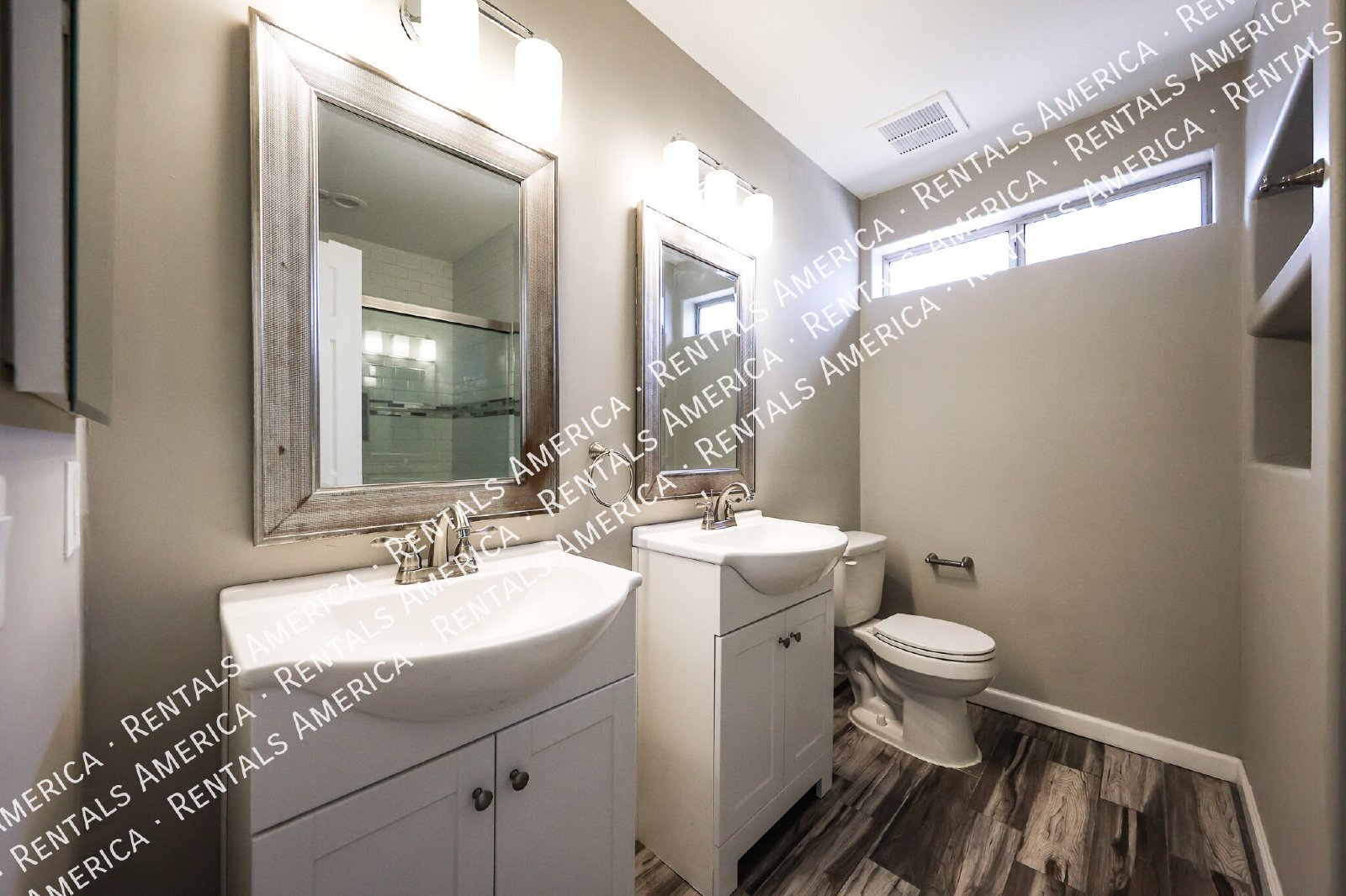 Spacious 3-Bedroom Corner Unit in Convenient East Mesa Location! property image