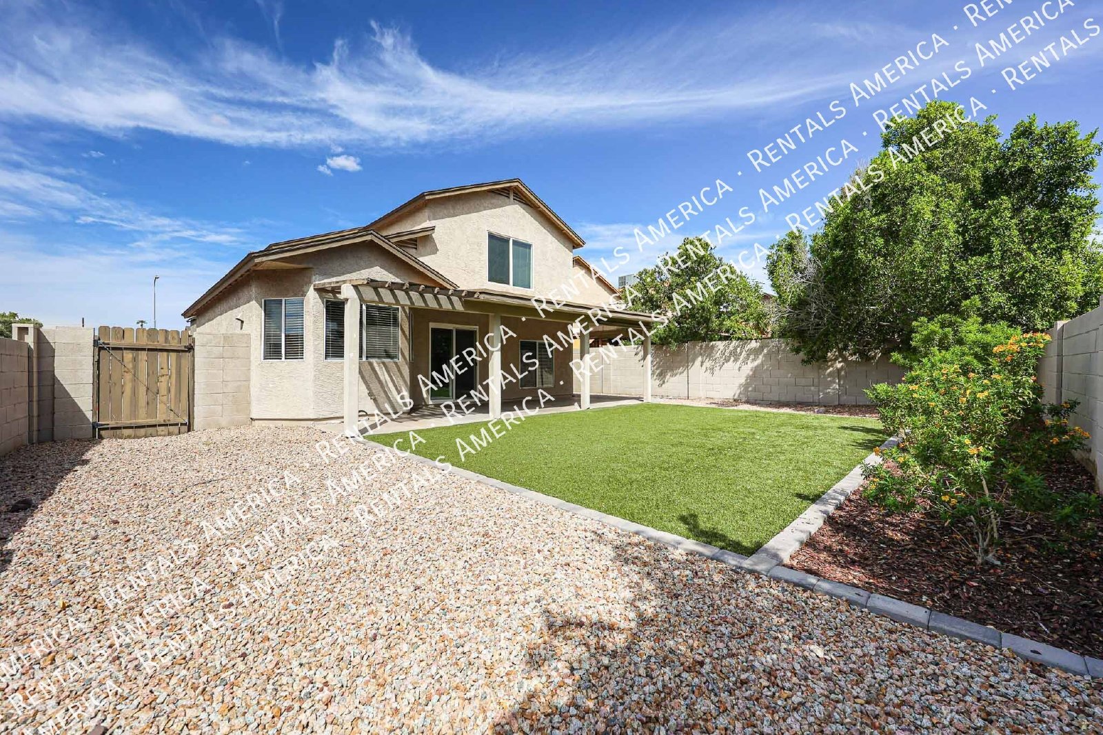 Spacious 3-Bedroom Corner Unit in Convenient East Mesa Location! property image