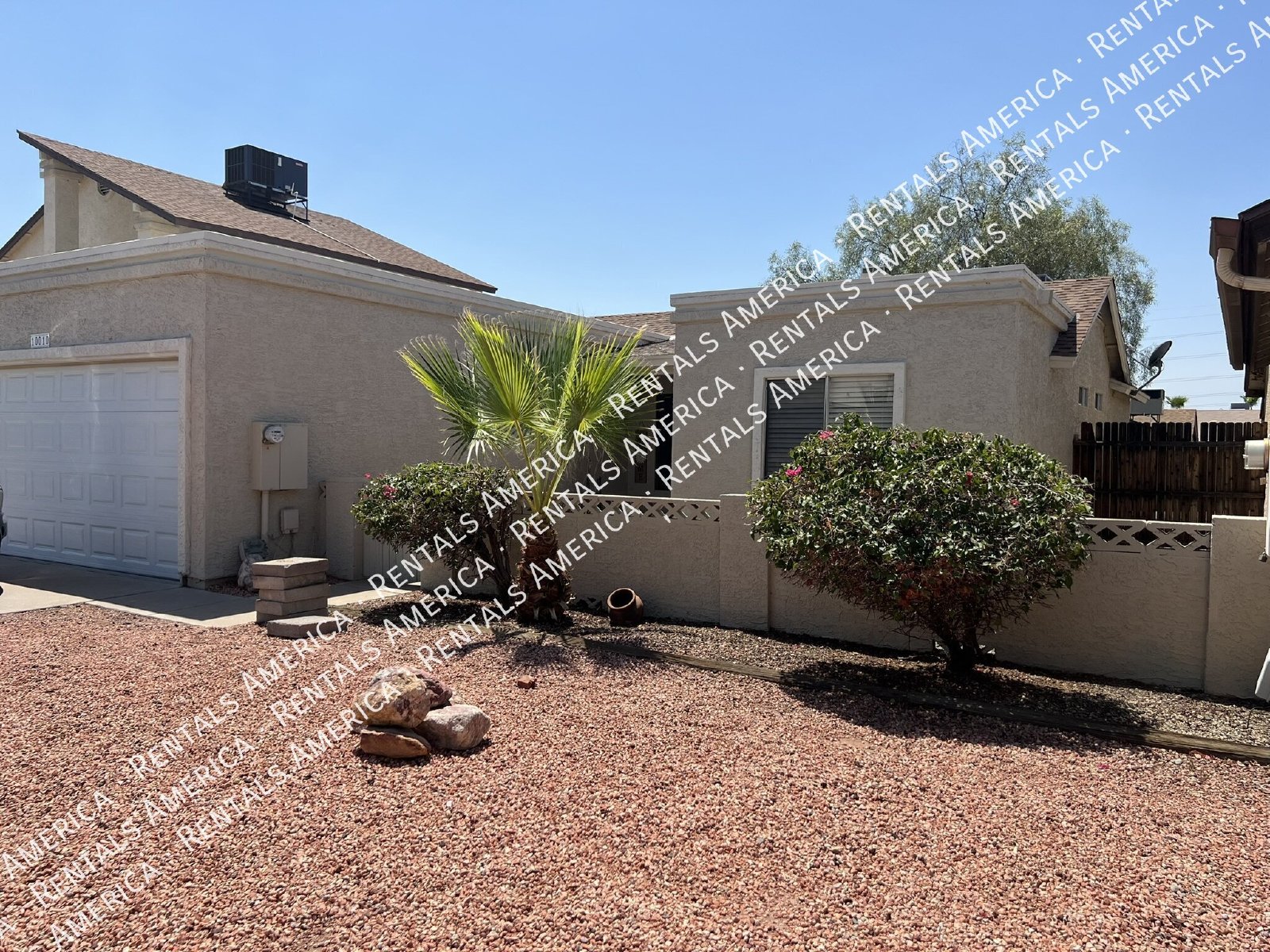 Charming 2 Bd/2 Ba Home With Garage & Fireplace! property image