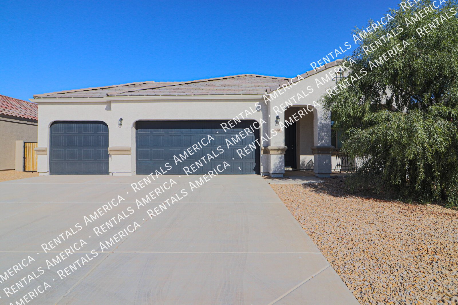 Fabulous 5 Bedroom Magma Ranch Home W/3-Car Garage!!!! property image