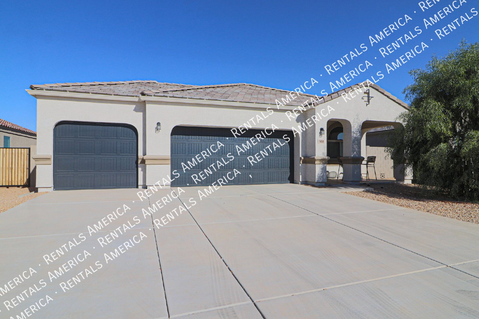 Fabulous 5 Bedroom Magma Ranch Home W/3-Car Garage!!!! property image