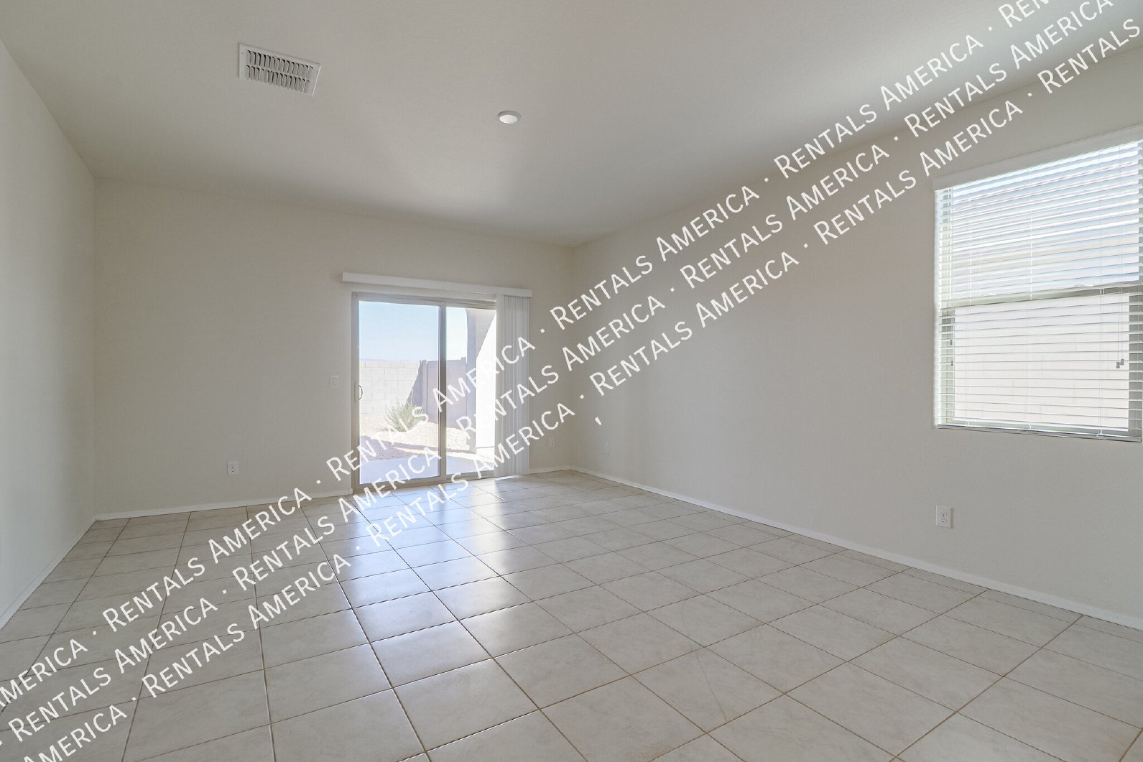 Fabulous 5 Bedroom Magma Ranch Home W/3-Car Garage!!!! property image