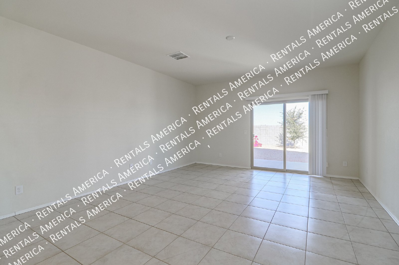 Fabulous 5 Bedroom Magma Ranch Home W/3-Car Garage!!!! property image