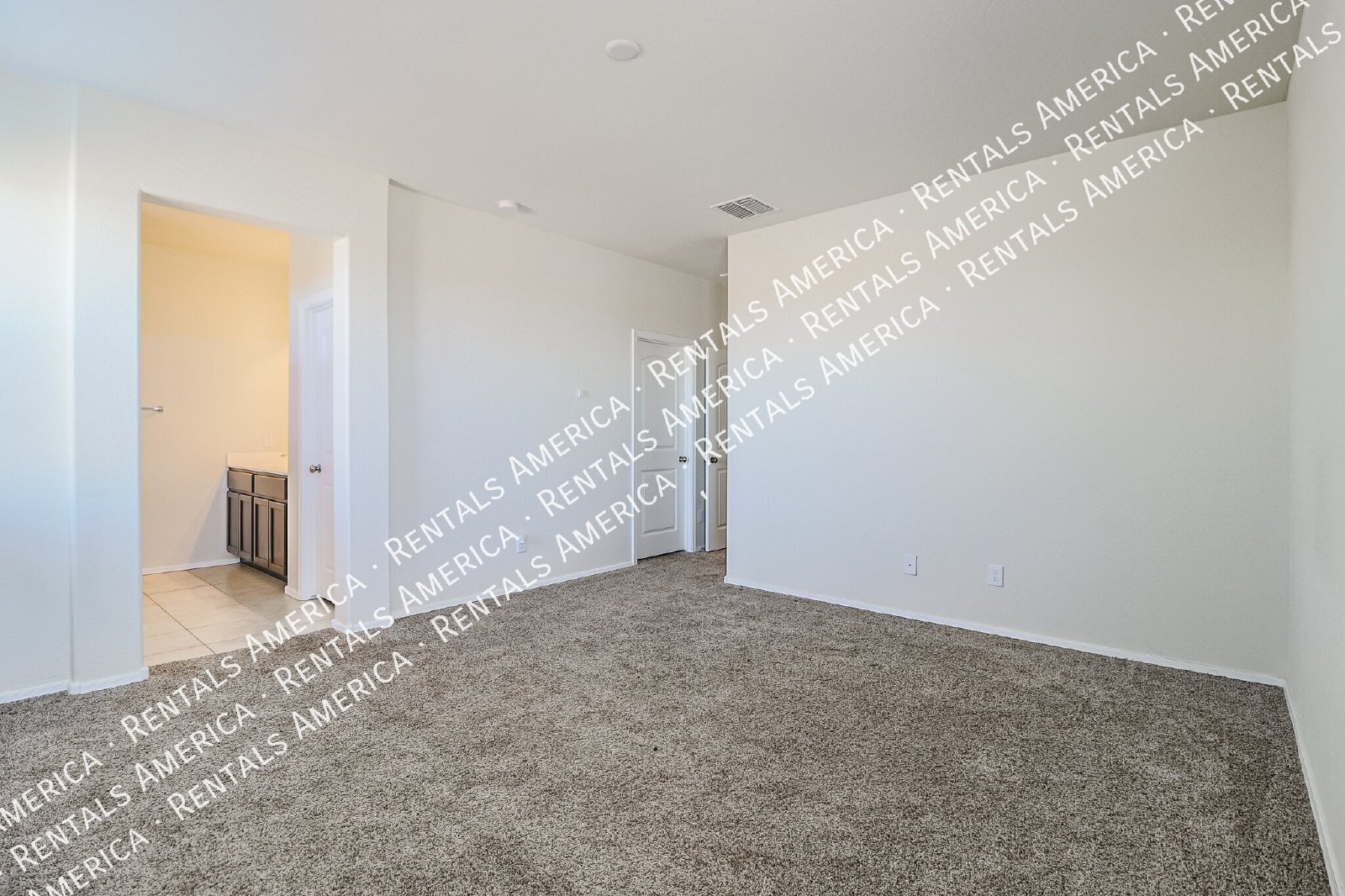Fabulous 5 Bedroom Magma Ranch Home W/3-Car Garage!!!! property image