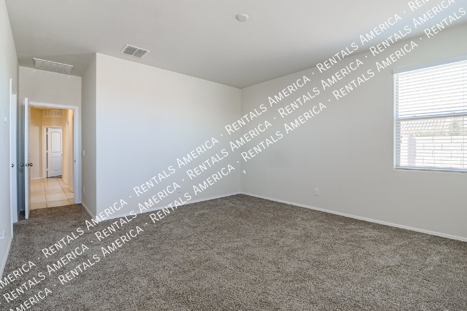 Fabulous 5 Bedroom Magma Ranch Home W/3-Car Garage!!!! property image