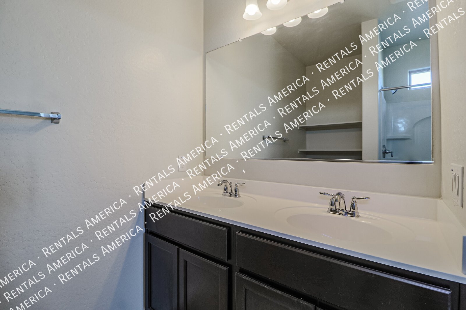 Fabulous 5 Bedroom Magma Ranch Home W/3-Car Garage!!!! property image